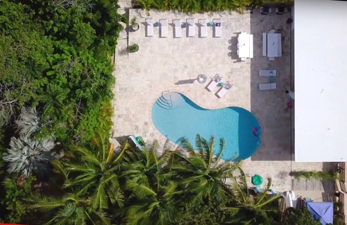 West Bay Eigentumswohnung | 4BR, Meerblick von der Dachterrasse, Amazing Pool Pavilion, Seven Mile Beach