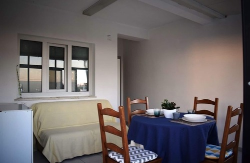 Gambelas Haus | Private Studio - A/C