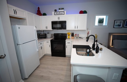 Northeast Orlando Wohnung | Private Studio in the heart of downtown Orlando. Modern Zen Vibe