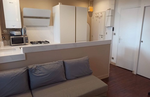 Le Tremblay Wohnung | Private suite. Peace and quiet.