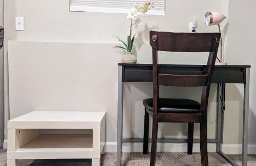 West Bellevue Haus | Private Suite with own entrance