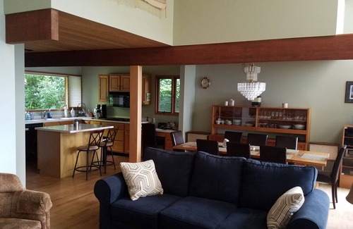 Suttons Bay Haus | Private Suttons Bay Haus am Wasser mit WLAN, Central Air, in der Nähe von Traverse City