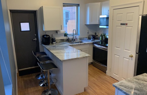 Downtown Wilmington Haus | Private townhouse near downtown and state park