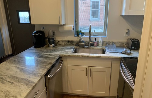 Downtown Wilmington Haus | Private townhouse near downtown and state park