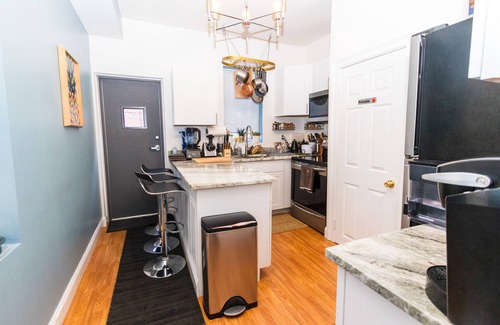 Downtown Wilmington Haus | Private townhouse near downtown and state park