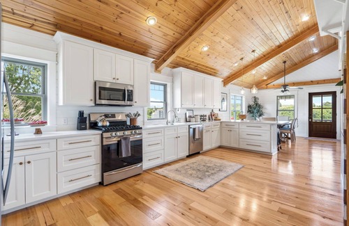 Elkland Haus | Private Vacation Oasis in Missouri