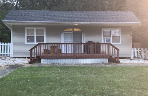 Pomfret Skihütte | Chalet Behind Famous Featherhill Mansion!!