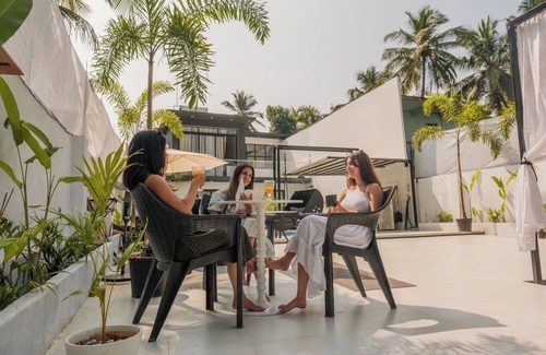 Maina Villa | Private Villa with Pool & Couple Jacuzzi