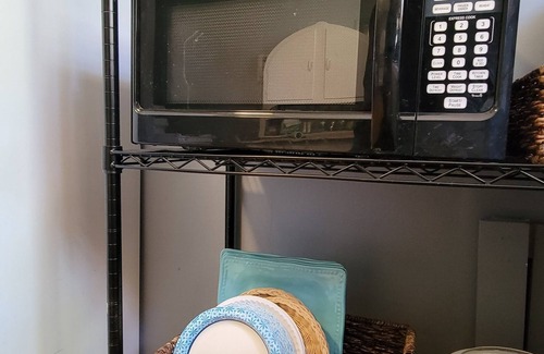 Millers Tavern Hütte | Private Waterfront Cottage just 5 minutes from town!