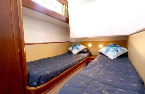 Parque das Nacoes Bootsverleih | Private yacht, we love our guests