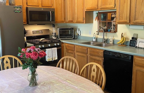 Gansevoort Haus | Private yard, quiet neighborhood 7 mi. to Saratoga Race Course 9 mi. to SPAC