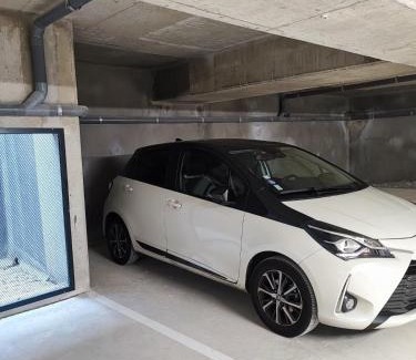 Maisons-Alfort Wohnung | Propriété Privée Neuve 2025 - Parking Privé Gratuit - 10mn Paris RER D - Lit 160X200 - Tout équipé - De 1 à 4 pers - Near Paris Brand New Apart with Secure Parking