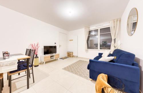 Maisons-Alfort Wohnung | Propriété Privée Neuve 2025 - Parking Privé Gratuit - 10mn Paris RER D - Lit 160X200 - Tout équipé - De 1 à 4 pers - Near Paris Brand New Apart with Secure Parking