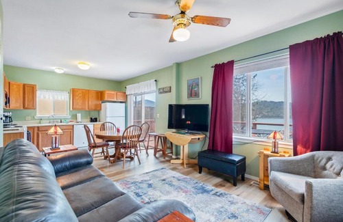 Harrison Haus | Prospect Paradise