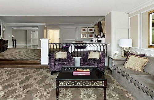 Las Vegas Hotel | Proximity at its Best! 3 Relaxing Units, Onsite Pool, Near Fremont Street!