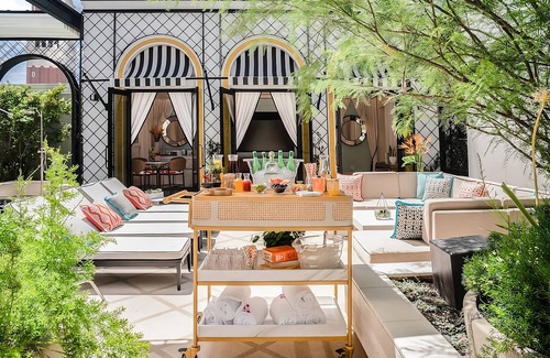 Las Vegas Hotel | Proximity at its Best! 3 Relaxing Units, Onsite Pool, Near Fremont Street!