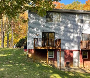 State College Haus | PSU 2br 2ba Townhome w Parking Near Campus and Stadium