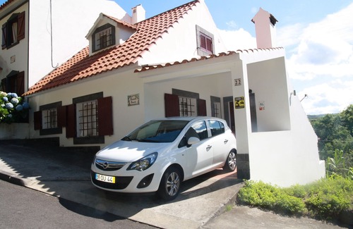 Ribeira Grande Haus | Komplett eingerichtete Ferienwohnung mit herrlichem Blick