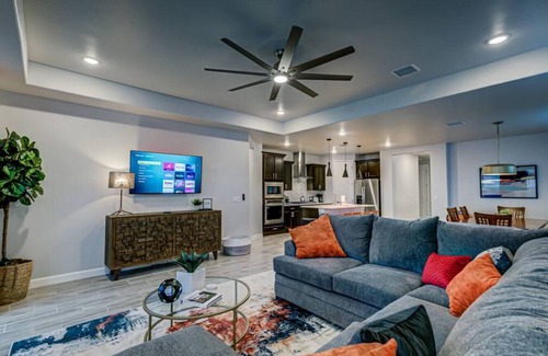 Las Cruces Haus | Pulsar · Brand New Comfortable 4/3.5 Home Near Parks