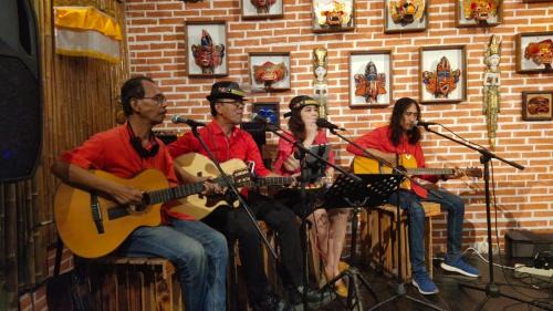 Legian Hotel | Puri Naga Beachfront Cottages