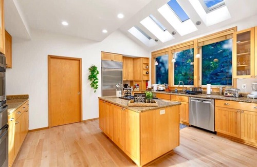 View Ridge Haus | Purple House w/ Water View | 3 Decks | Gym | UW