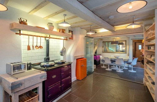 Burton Joyce Haus | Purple Poppy Cottage