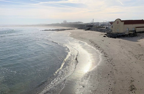 Peniche de Cima Wohnung | Purple Studio 100 Meter vom Strand von Peniche entfernt