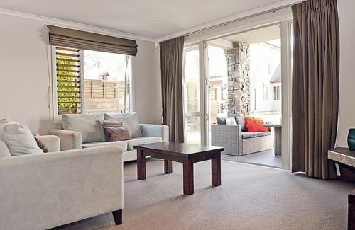 Pauanui Haus | Putt it at Pauanui - Pauanui Holiday Home