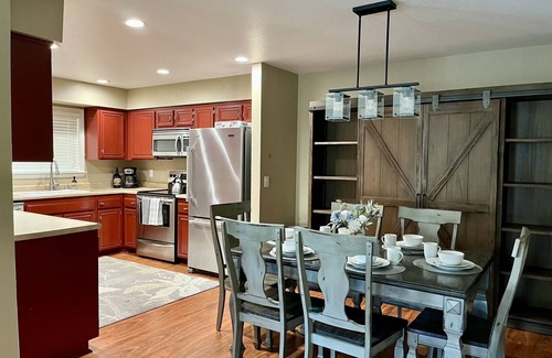 Plumas Eureka Estates Haus | Puttin' on the Pond⛳ Spectacular waterfront villa overlooking Plumas Pines