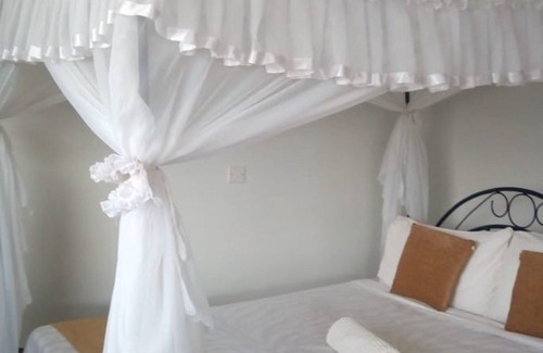 Kitengela Hotel | Puya Lodge