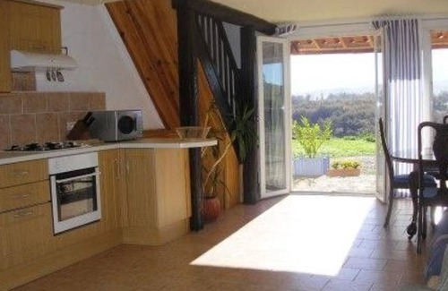 Coussa Hütte | Pyreneen Vue gite with pool, renovated farmhouse tranquil with amazing views