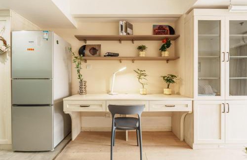 Pudong Wohnung | Qiya Luxury Apartment Lujiazui Beiyangjing Subway Station Branch