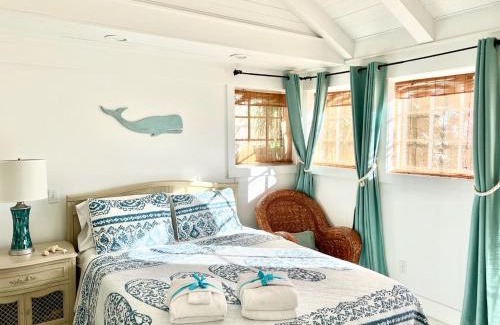 Sunnyside Haus | Quaint 2BR/25BA Cottage Nestled Between 30A & Panama City Beach! Sleeps 6!