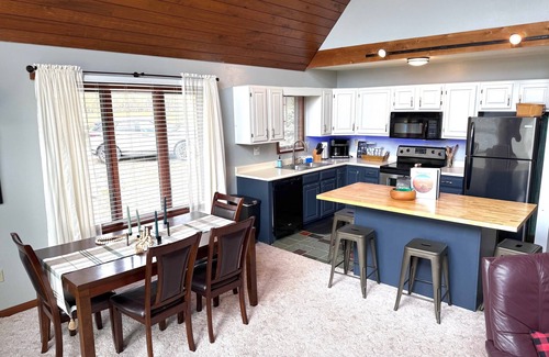 Canaan Valley Haus | Quaint Cottage! Close to Dolly Sods! Pets Ok! Fire Pit!