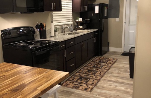 Noblesville Haus | Ward's Cottage is 5 minutes from downtown Noblesville, 7 miles from Grand Park.