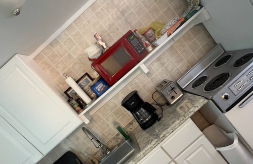 Oak Harbor Hütte | Quaint, Cozy Cottage- A 3 Minute Walk to the Beach!