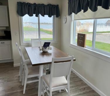 Bliss Corner Haus | Quaint, family friendly Beach house for 4