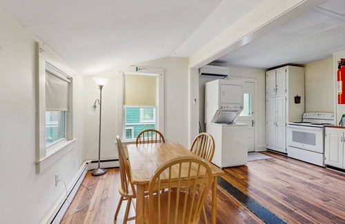 Bar Harbor Hütte | Quaint Family-Friendly Cottage Near Main Street w/Free WiFi and Partial A/C