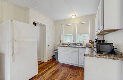 Bar Harbor Hütte | Quaint Family-Friendly Cottage Near Main Street w/Free WiFi and Partial A/C