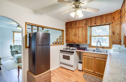 Hudson Lake Hütte | Quaint Grams Lake Cottage: Pets Welcome!