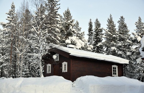 Sorsele Haus | Uriges Ferienhaus in den Wäldern Lapplands am Fluss gelegen