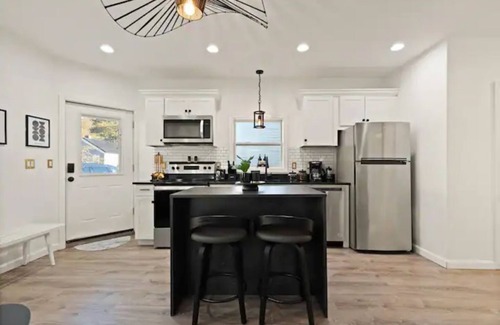 Lynn Haus | Quaint Home Near Boston & Salem with private yard