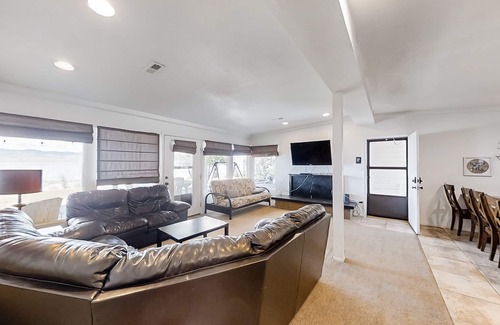 Laketown Haus | NEUE AUFLISTUNG! Malerisches Haus am See mit ruhigen Aussichten und Zugang zum privaten Strand!