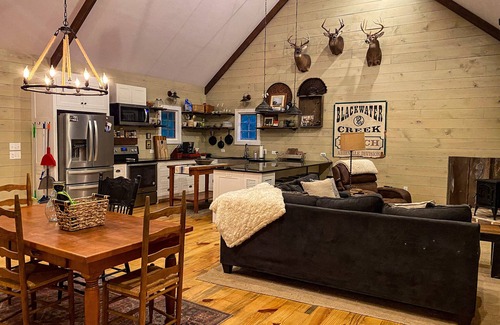 Etta Kabine | Quaint Little Cabin with a view.