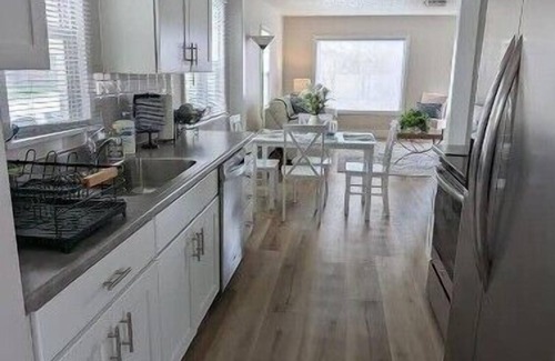 Murray Haus | Quaint Murray Home in central valley, near mountains & IMC Hospital