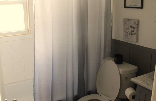 Queens Haus | Quaint private room in charming queens