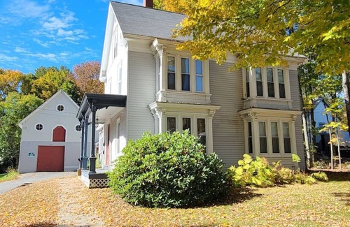 Skowhegan Wohnung | Quaint Skowhegan Apt|Stay 30 Days