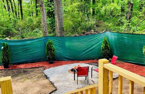 Clarkdale Kabine | Quaint & Spacious Tiny House: Gorgeous Decor, Near ATL Airport, Midtown & Sports