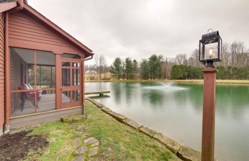 Dundee Haus | Quaint Winesburg Cottage with Porch and Pond!