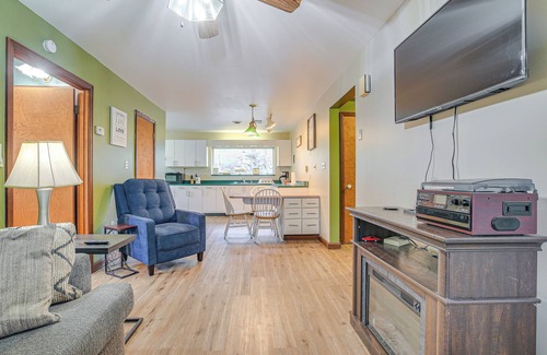 Zanesville Haus | Quaint Zanesville Home w/ Game Room & Yard!